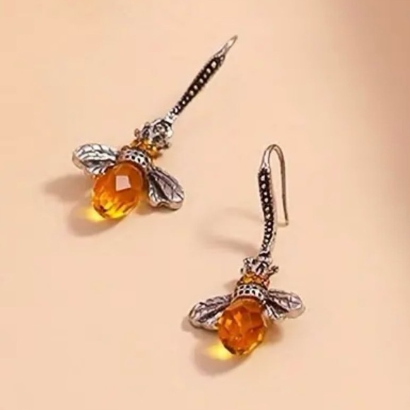 “Amber Abdomen Queen Bee” Faceted Tomenta Bumblebee Honeybee Victorian Earrings - Picture 8 of 16